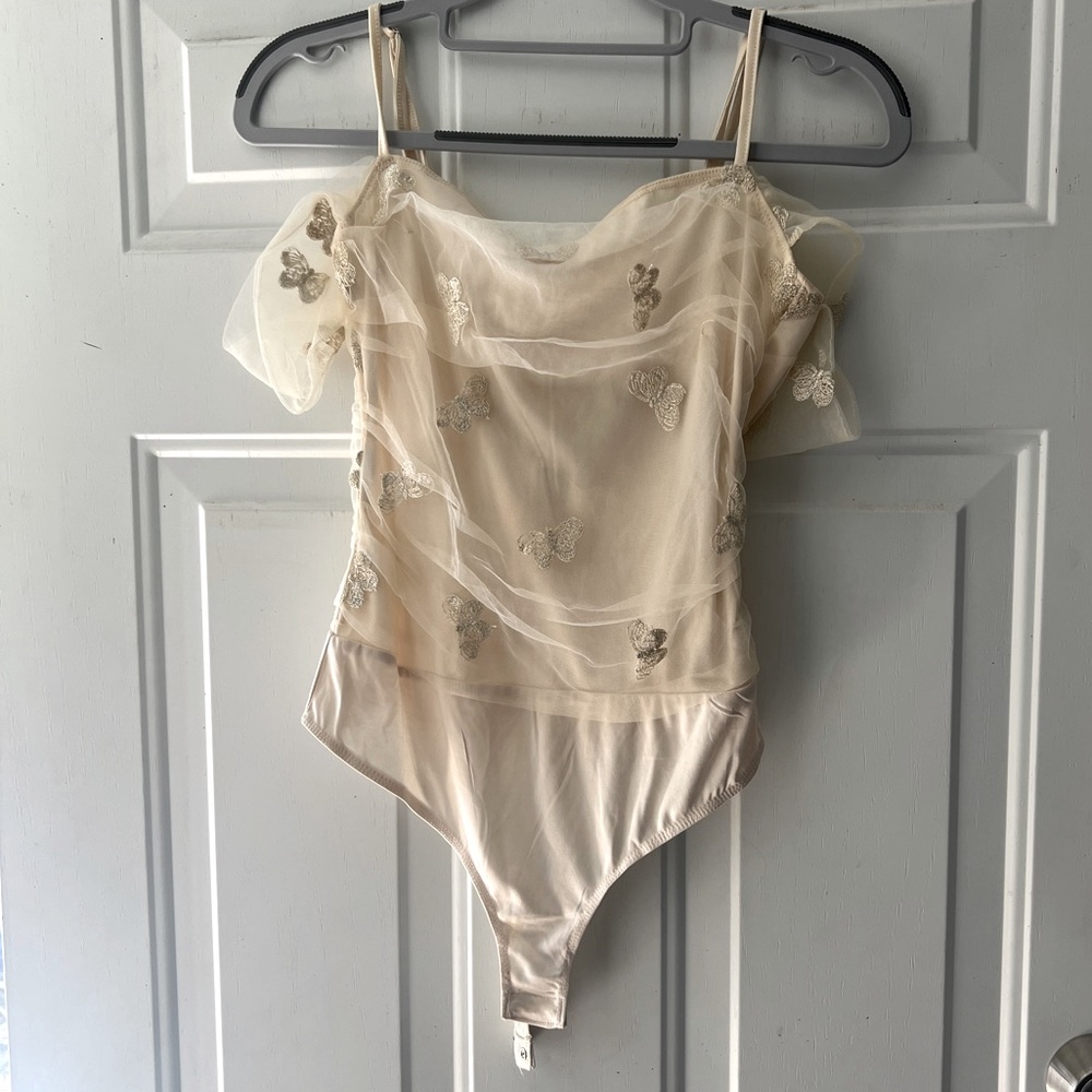 LE LIS, S bodysuit. Butterflies, off shoulder, airy, beautiful, and feminine